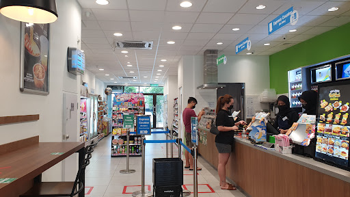FamilyMart D' Garden, Batu Pahat